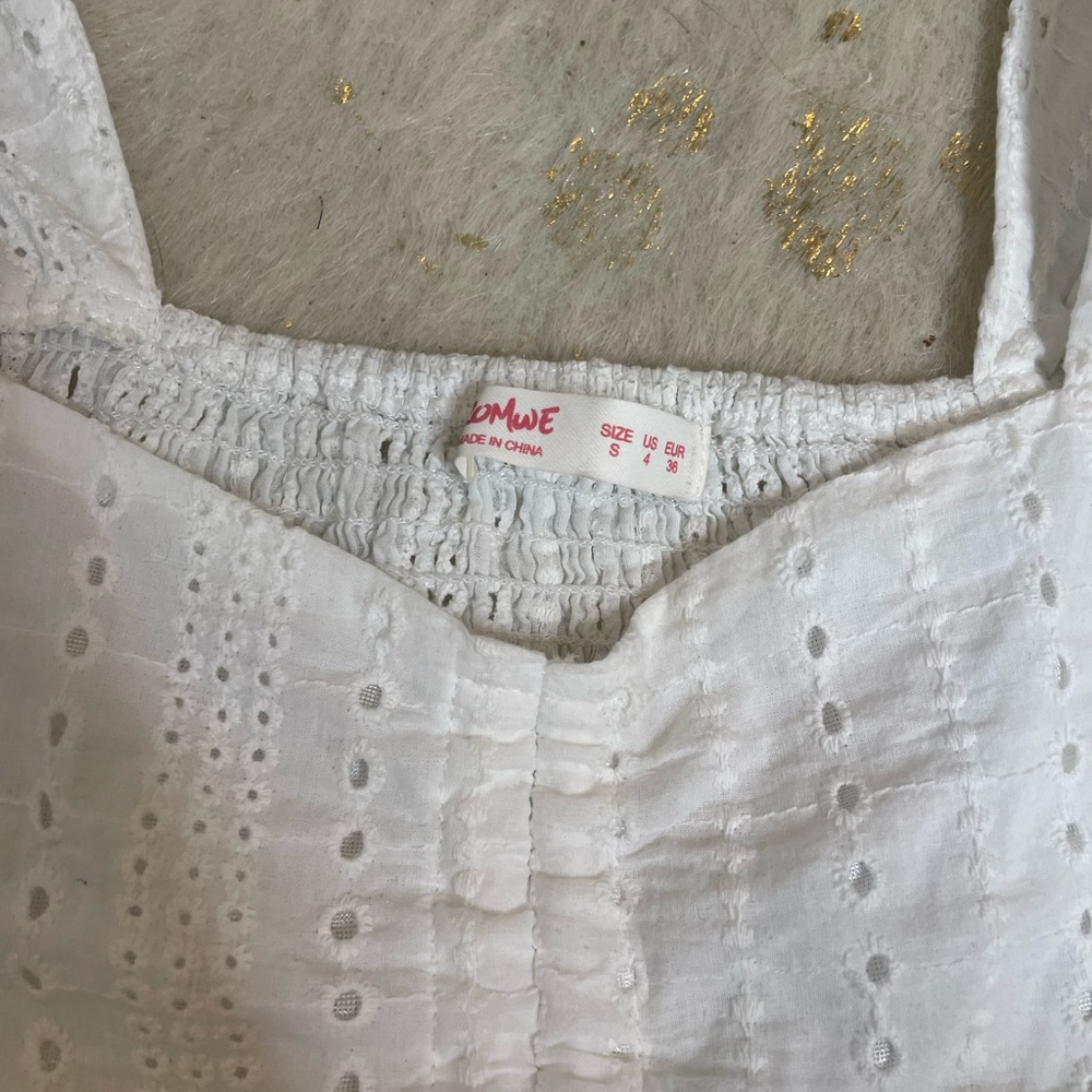 Romwe white ruffle hem eyelet cropped shirt - Picture 3 of 5